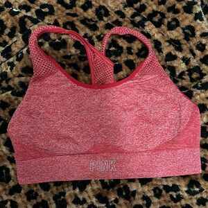 pink sports bra!!